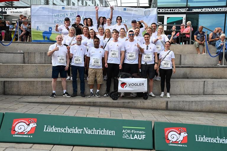 38847657 die galerie zum aok firmenlauf 2025 teamfotos oz73